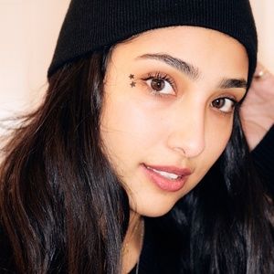 Meet your Posher, Jakelina